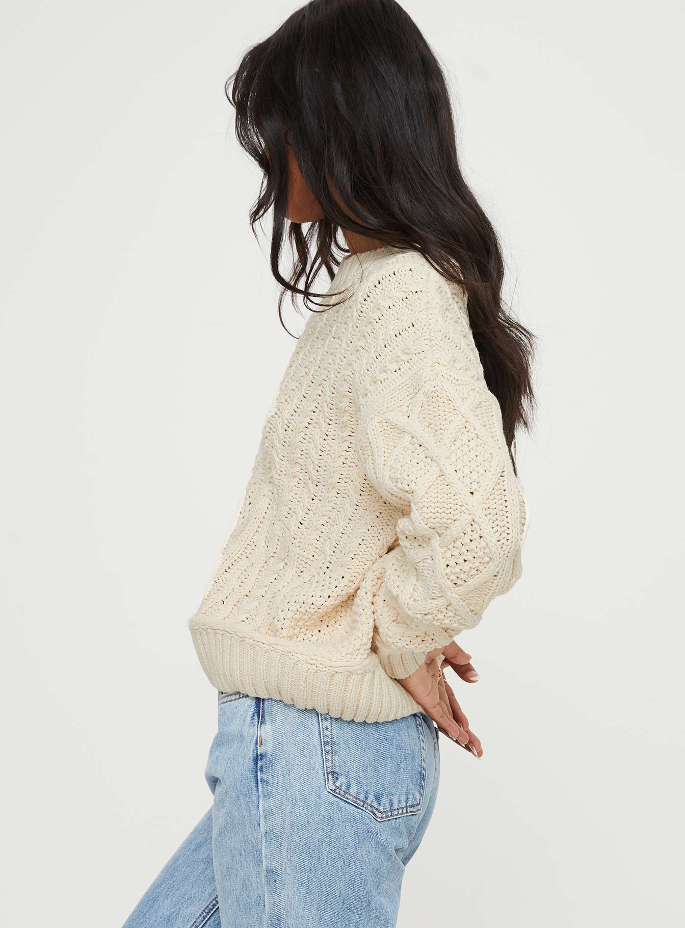 Dunham Cable Knit Sweater Beige