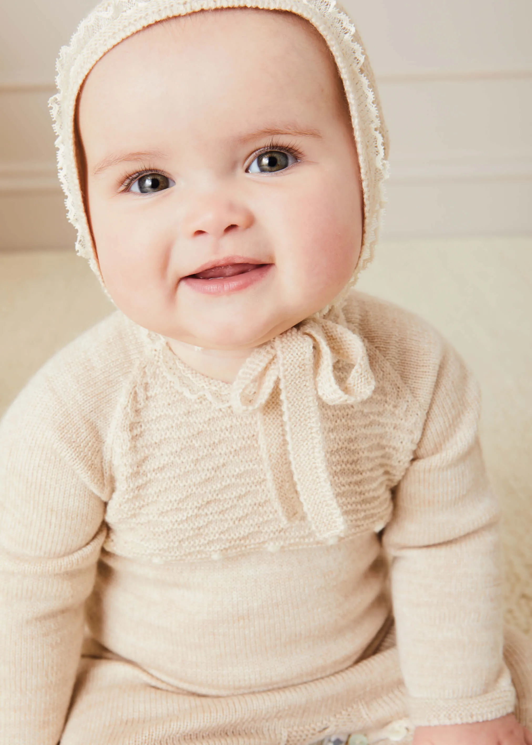 Knitted Lace Trim 2 Piece Set In Beige (1-6mths)