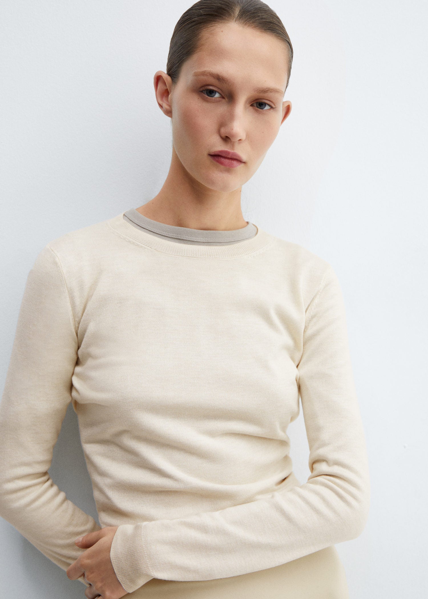 Roundneck knitted sweater