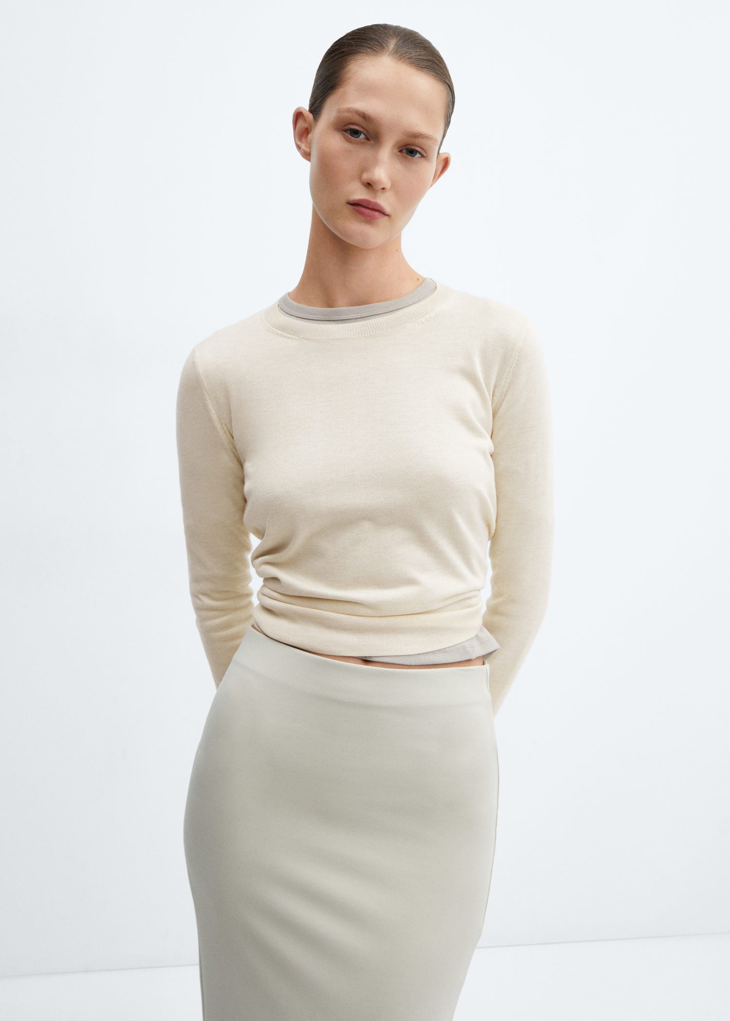 Roundneck knitted sweater