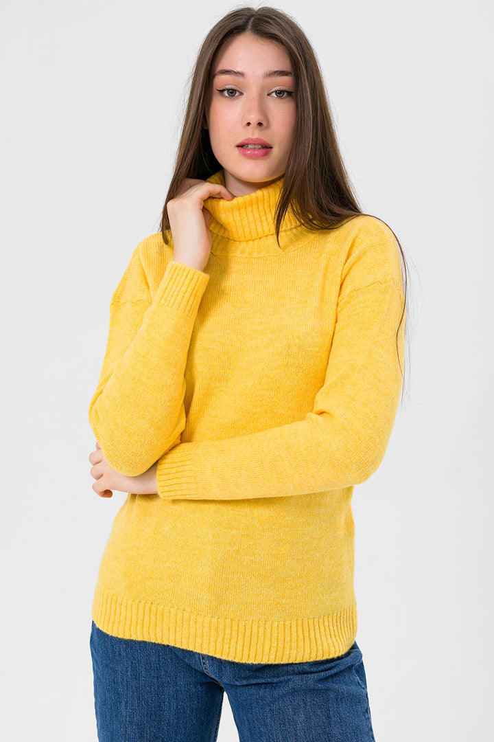 TURTLE NECK SWEATER